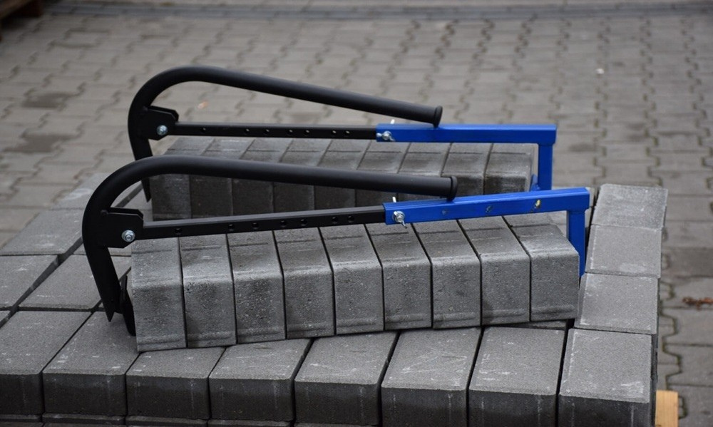 NA CO ZWRÓCIĆ UWAGĘ PRZY ZAKUPIE CHWYTAKA DO KOSTKI BRUKOWEJ?