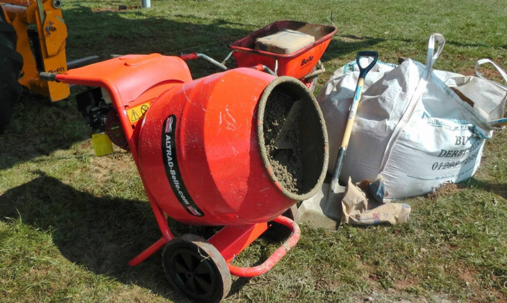 JAKĄ BETONIARKĘ WYBRAĆ DO DOMOWYCH REMONTÓW, A JAKĄ NA PROFESJONALNĄ BUDOWĘ?