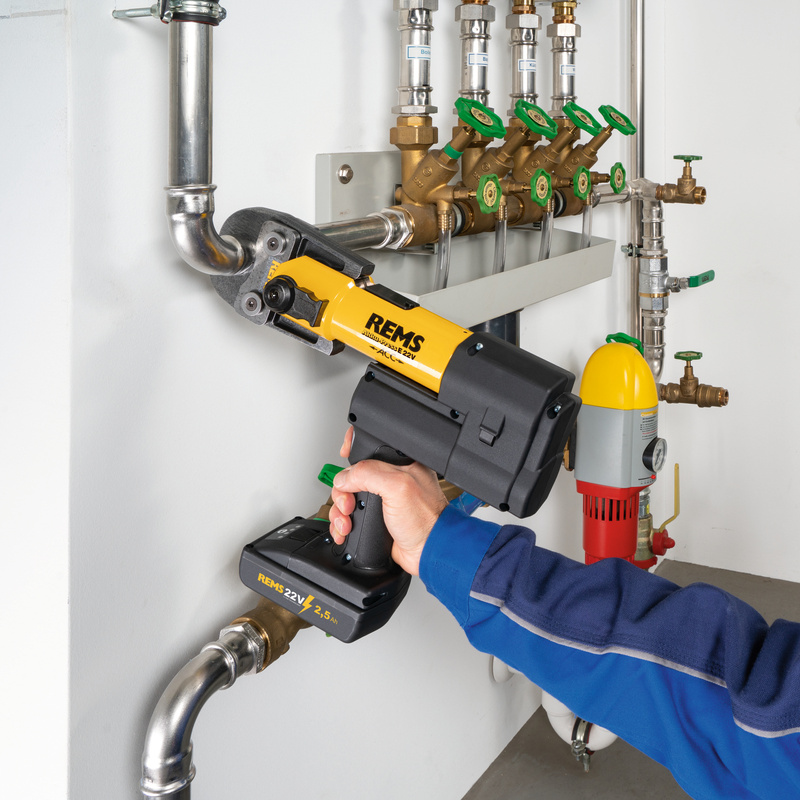 REMS AKKU-PRESS E 22 V ACC AKUMULATOROWA PRASA PROMIENIOWA 32 KN Z WYMUSZONYM POWROTEM Ø 10 – 108 (110) MM, Ø ⅜ – 4"