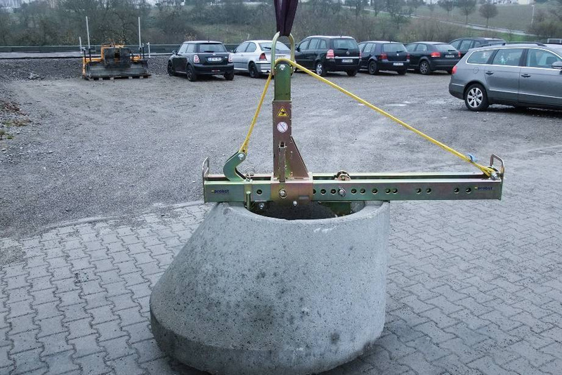 ZAWIESZANY CHWYTAK MONTAŻOWY DO KRĘGÓW I STOŻKÓW STUDZIENEK PROBST SVZ-ECO-L