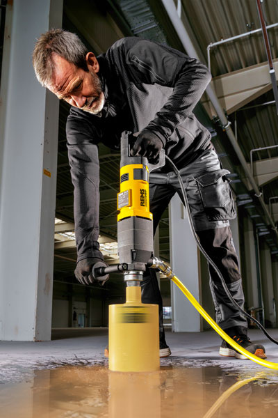 ELEKTRYCZNA WIERTNICA RDZENIOWA REMS PICUS DWP SET TITAN W ZESTAWIE ZE STOJAKIEM I NARZĘDZIAMI