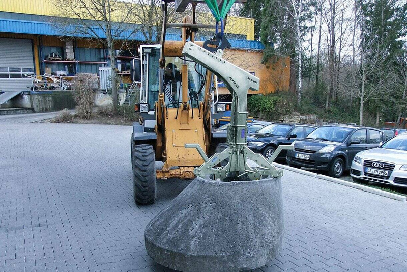 ZAWIESZANY CHWYTAK MONTAŻOWY DO KRĘGÓW I STOŻKÓW STUDZIENEK PROBST SVZ-UNI-VARIO