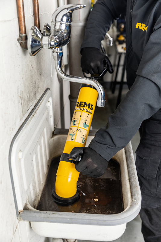 PRZEPYCHACZ DO RUR REMS PULL-PUSH