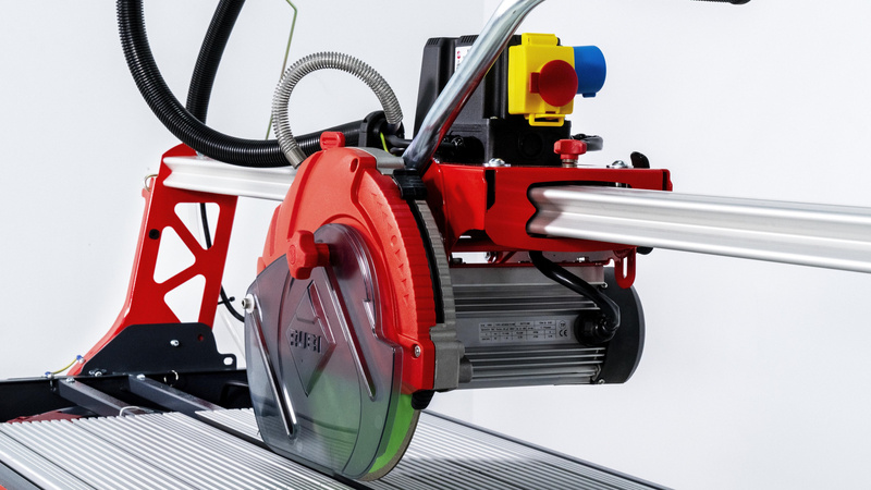 ELEKTRYCZNA PRZECINARKA DO PŁYTEK RUBI DC-250 PYTHON 1200 MM