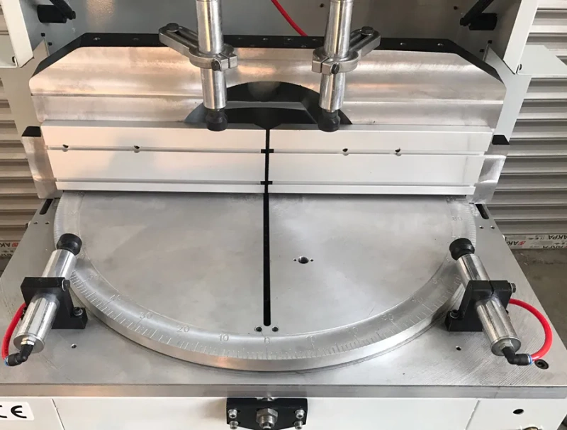 PÓŁAUTOMATYCZNA PRZECINARKA TARCZOWA DO CIĘCIA PROFILI ALUMINIOWYCH I PVC VIBER-SYSTEM ALU500 + STOŁY ROLKOWE