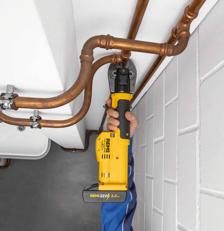 REMS MINI-PRESS S 22 V ACC AKUMULATOROWA PRASA PROMIENIOWA Z WYMUSZONYM POWROTEM BASIC-PACK (Z AKUMULATOREM I ŁADOWARKĄ) 10-40 MM, 3/8 - 1 1/4 "