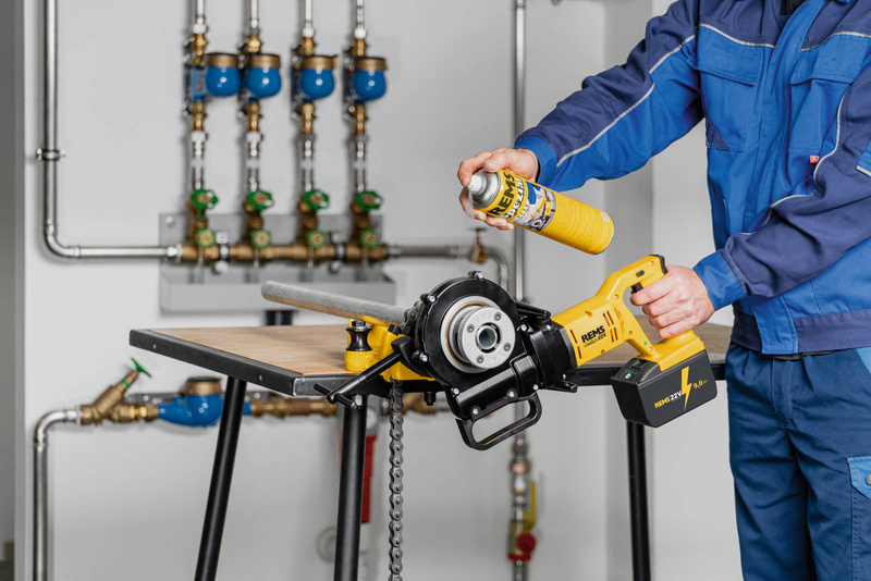 REMS AMIGO 22 V SET R ½-¾-1 AKUMULATOROWA GWINTOWNICA