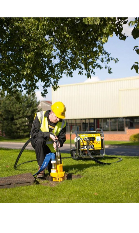 HYDRAULICZNA POMPA DO WODY BRUDNEJ JCB 20 L 700 L/MIN