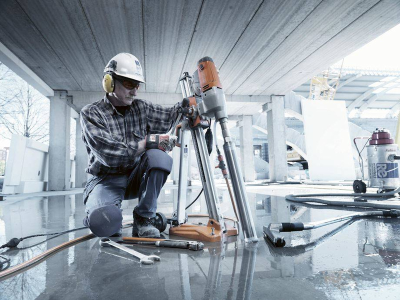 WIERTNICA DO BETONU ZE STATYWEM HUSQVARNA DMS 240