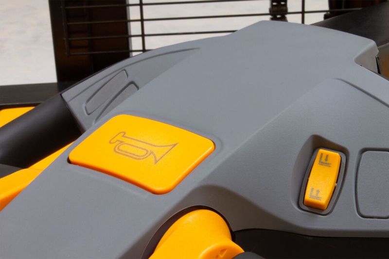 WÓZEK ELEKTRYCZNY PODNOŚNIKOWY PALETOWY VIBER-SYSTEM WE15300 Z PLATFORMĄ DLA OPERATORA 1500 KG