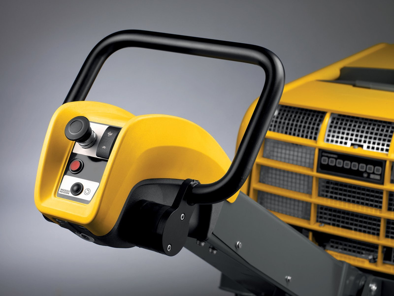 ZAGĘSZCZARKA REWERSYJNA WACKER NEUSON DPU 110 LEM870