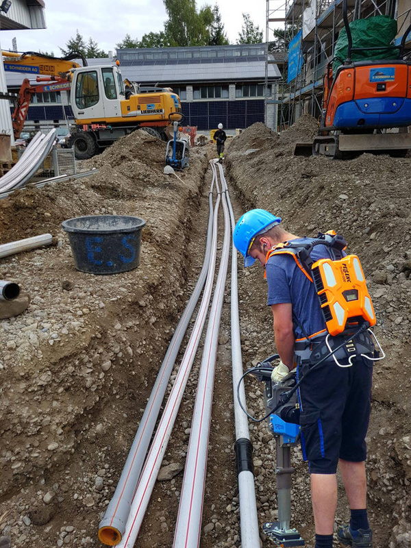 AKUMULATOROWA ZAGĘSZCZARKA STOPOWA UBIJAK WEBER SRE 300