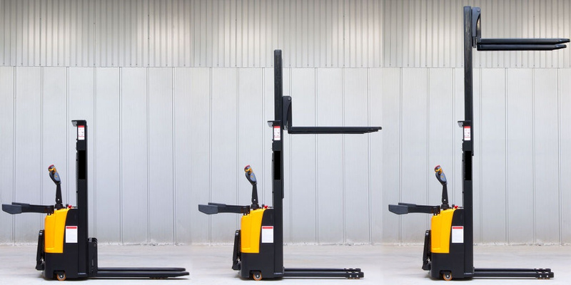 WÓZEK ELEKTRYCZNY PODNOŚNIKOWY PALETOWY VIBER-SYSTEM WE15300 Z PLATFORMĄ DLA OPERATORA 1500 KG