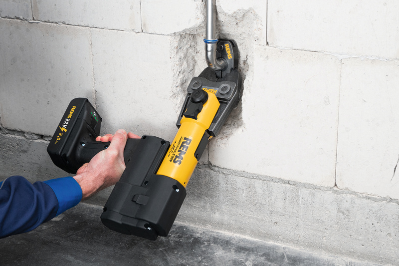 REMS AKKU-PRESS E 22 V ACC AKUMULATOROWA PRASA PROMIENIOWA 32 KN Z WYMUSZONYM POWROTEM Ø 10 – 108 (110) MM, Ø ⅜ – 4"