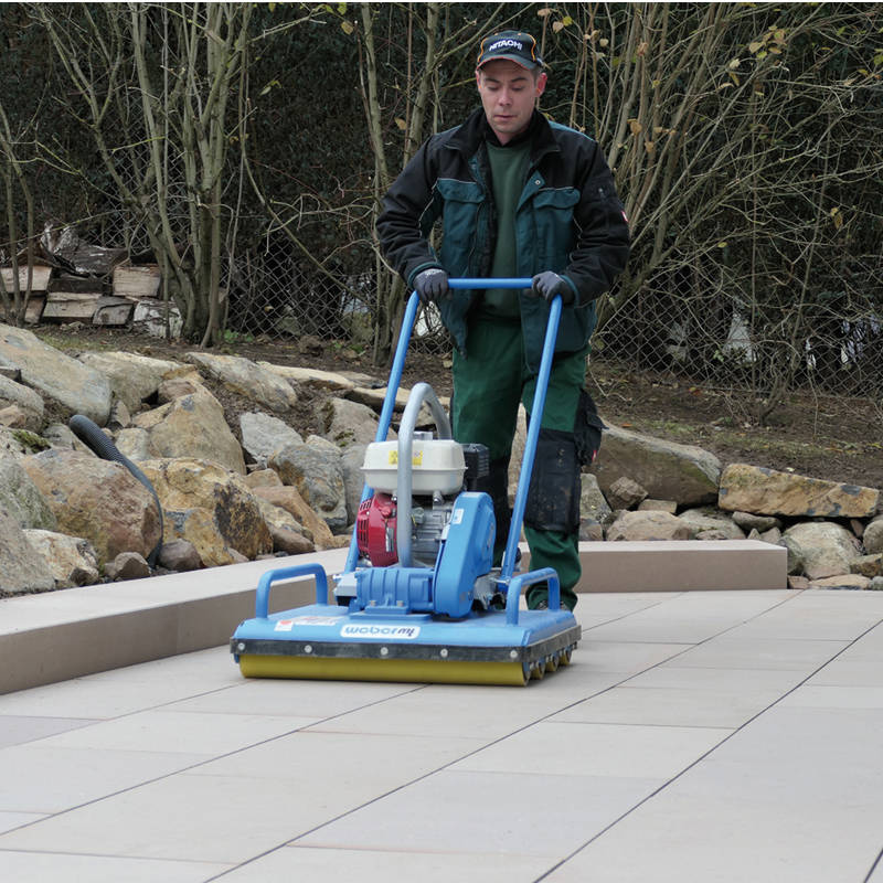 AKUMULATOROWA ZAGĘSZCZARKA ROLKOWA WEBER VPR 700 DC