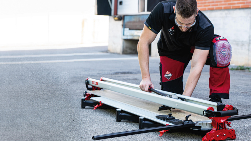 RĘCZNA PRZECINARKA DO PŁYTEK RUBI TZ-1800 (DŁUGOŚĆ CIĘCIA 180 CM)