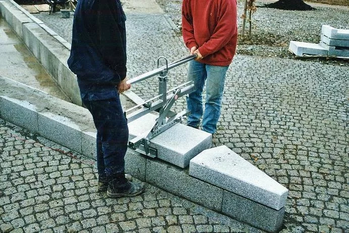 ZAWIESZANY CHWYTAK STOPNI BETONOWYCH PROBST TSV