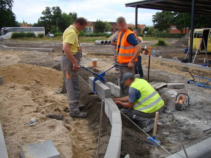 CHWYTAK POPRZECZNY MIMAL CHP DO KRAWĘŻNIKÓW I ELEMENTÓW BETONOWYCH DO 130 KG