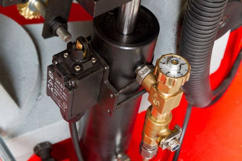 PIŁA TAŚMOWA DO CIĘCIA METALU HOLZMANN BS 275TOP 230V