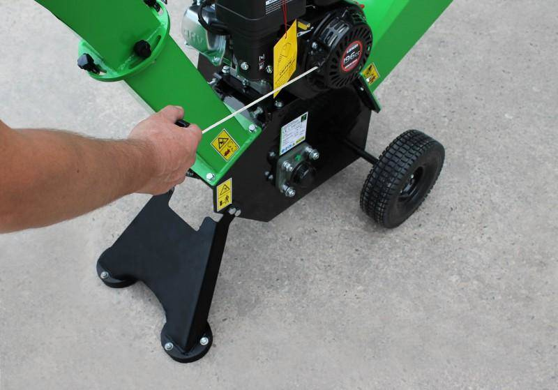 ROZDRABNIACZ SPALINOWY, RĘBAK GAŁĘZI ZIPPER ZI-HAEK4100