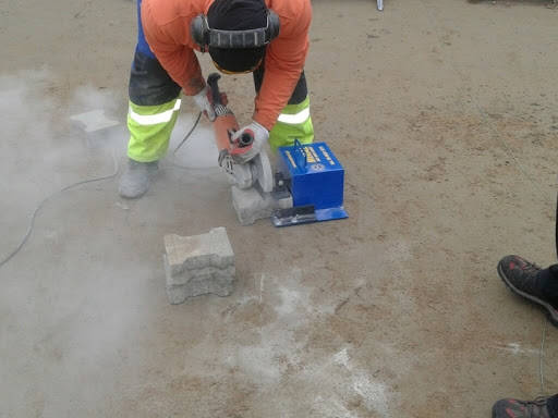 TRZYMAK DO KOSTKI BRUKOWEJ MIMAL UNK