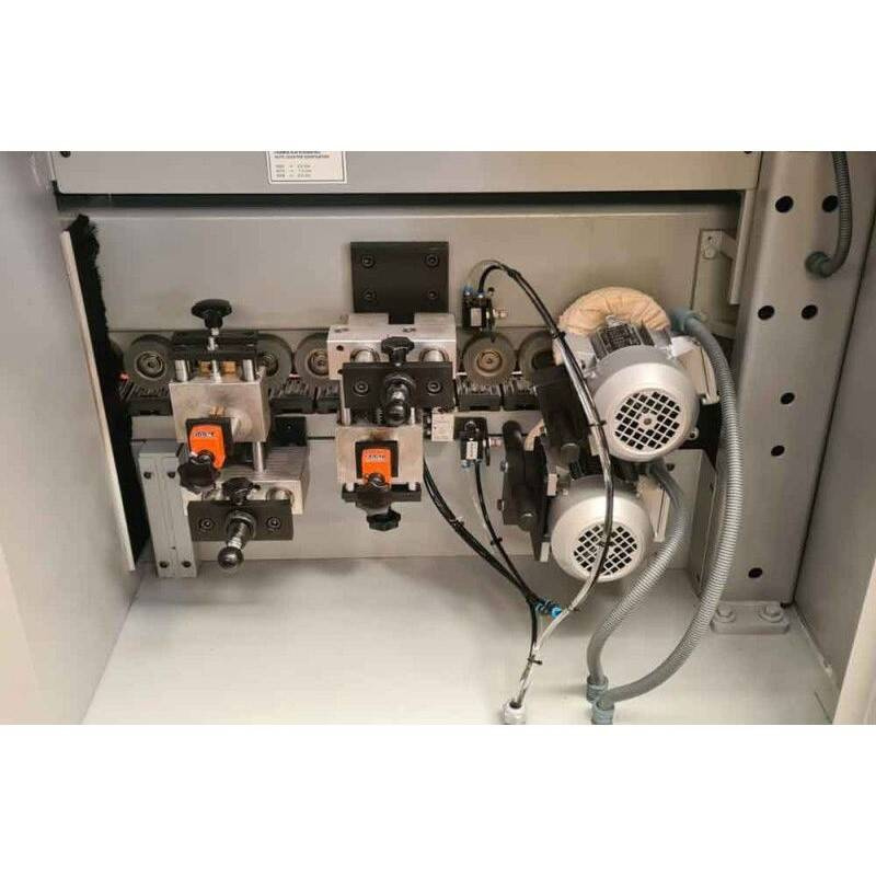 OKLEINIARKA Z WSTĘPNYM FREZOWANIEM I ZARABIANIEM NAROŻY HOLZMANN KAM 6ALL+