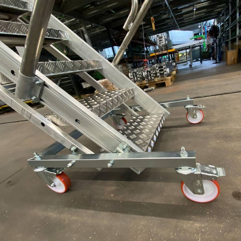 SCHODY DOSTĘPOWE Z REGULOWANYM KĄTEM NACHYLENIA FARAONE SRI700